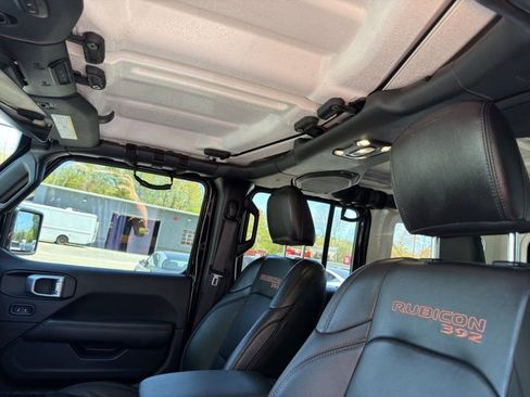Used 2021 Jeep Wrangler Unlimited Rubicon w/ Dual Top Group AWD/4WD image 19