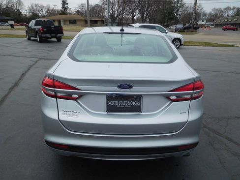 Used 2018 Ford Fusion SE FWD image 8