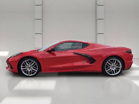 Used 2025 Chevrolet Corvette Stingray Preferred Cpe w/ Battery Protection Package RWD image 2