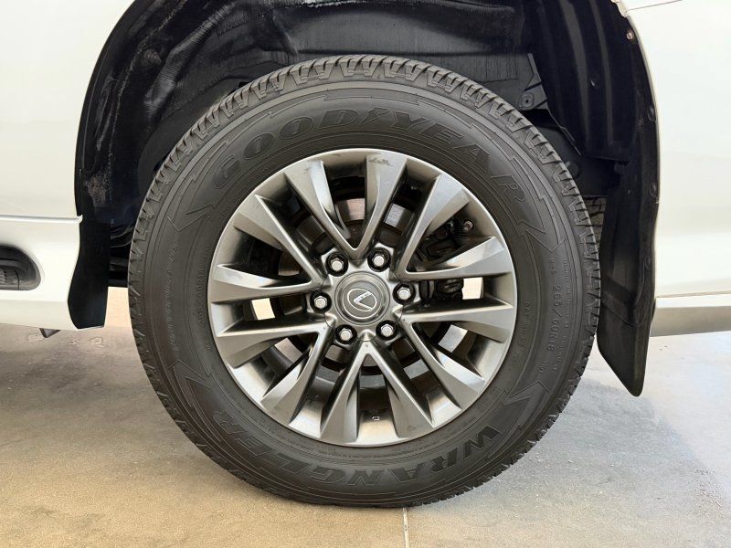 Used 2018 Lexus GX 460 Premium AWD/4WD image 12