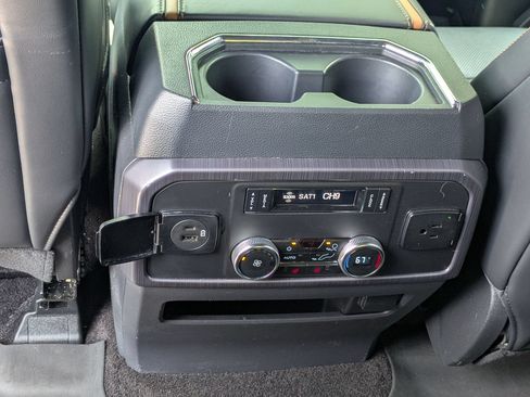 Used 2023 Ford Expedition Platinum AWD/4WD image 32