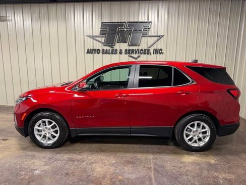 Used 2023 Chevrolet Equinox LT image 3