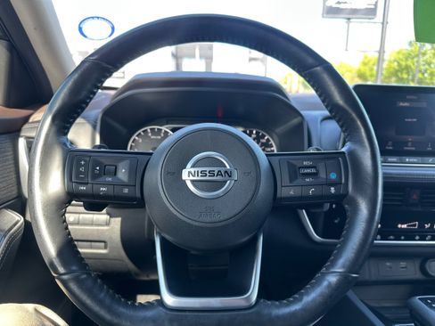 Used 2021 Nissan Rogue SV AWD/4WD image 18