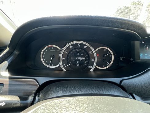 Used 2017 Honda Accord EX-L image 32