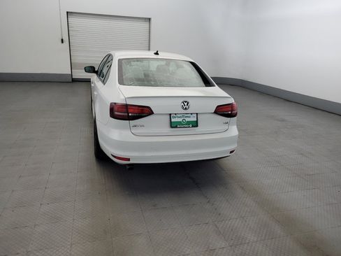 Used 2016 Volkswagen Jetta Sport FWD image 6