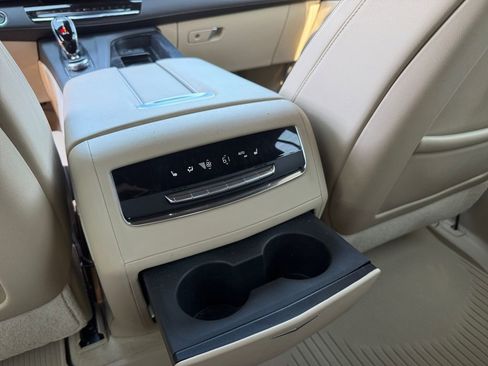 Used 2021 Cadillac Escalade ESV Premium Luxury image 17