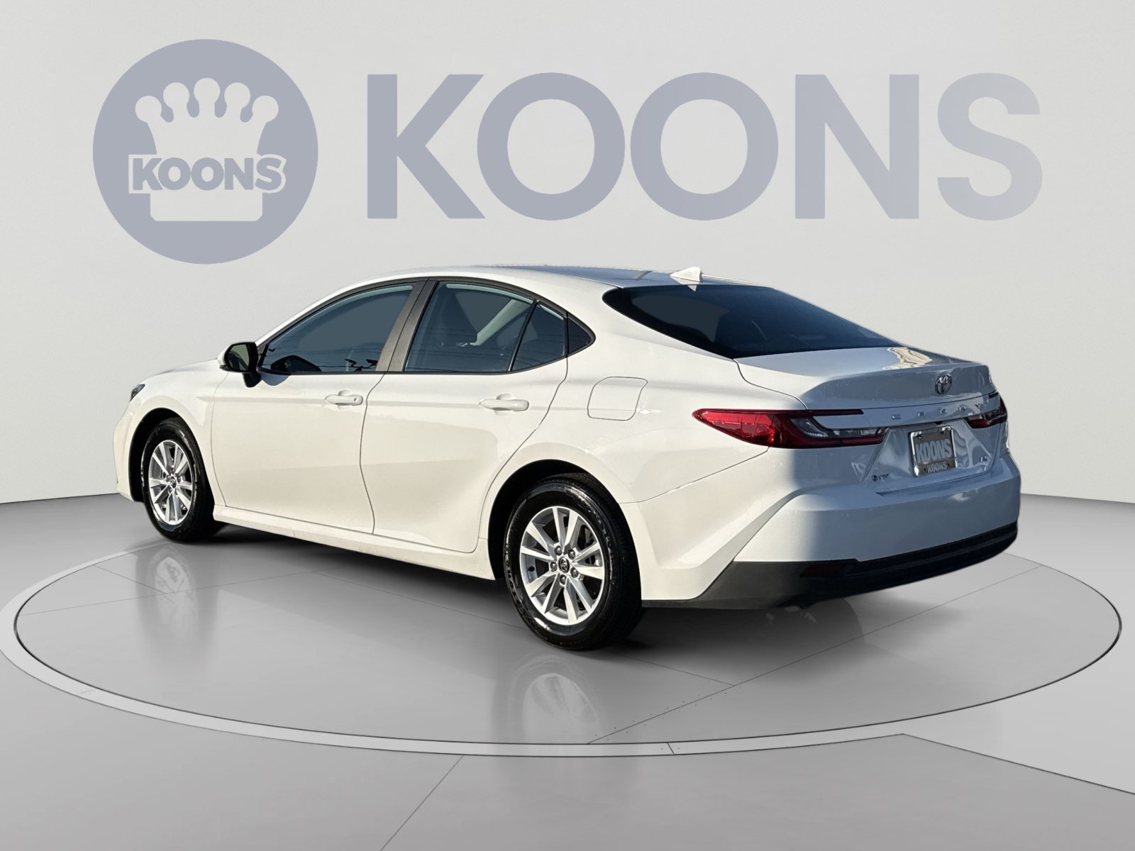 Used 2026 Toyota Camry LE FWD image 4
