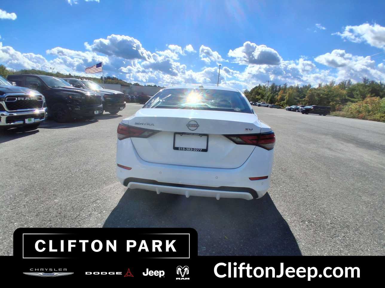 Used 2024 Nissan Sentra SV FWD image 5