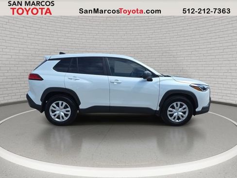 Used 2025 Toyota Corolla Cross L FWD image 5