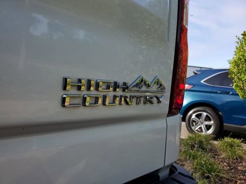 Used 2021 Chevrolet Silverado 1500 High Country w/ Technology Package image 8