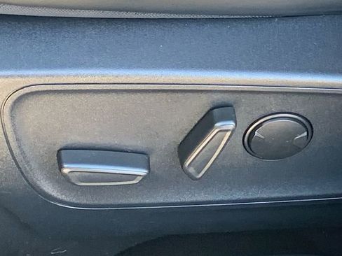 Used 2024 Ford Escape Platinum image 37