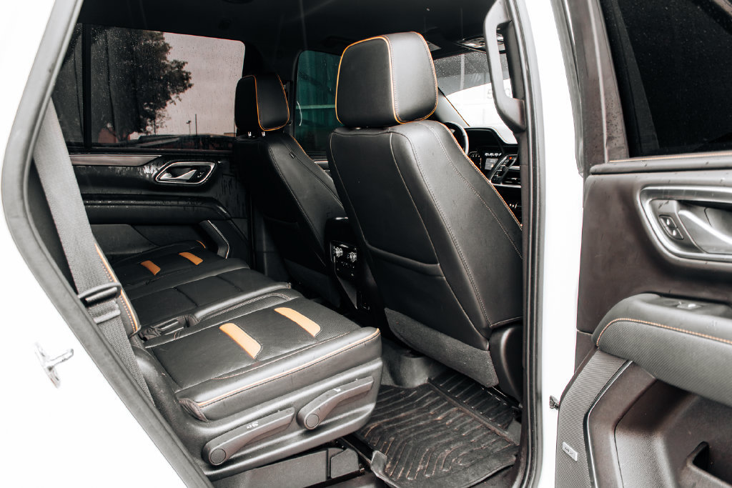 Used 2021 GMC Yukon AT4 w/ Technology Package AWD/4WD image 32