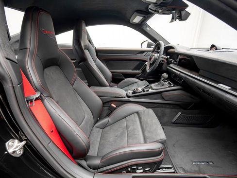 Used 2026 Porsche 911 GT3 RWD image 14