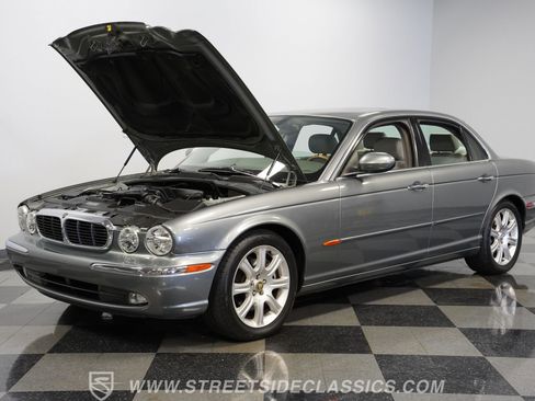Used 2004 Jaguar XJ8 image 31