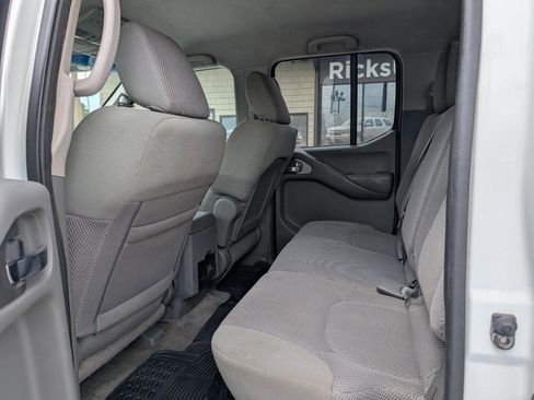 Used 2013 Nissan Frontier SV w/ SV Value Truck Pkg RWD image 14