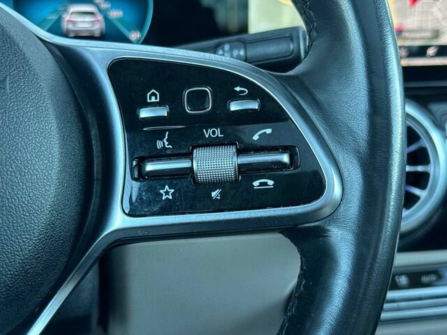 Used 2021 Mercedes-Benz GLA 250 4MATIC w/ Premium Package image 28