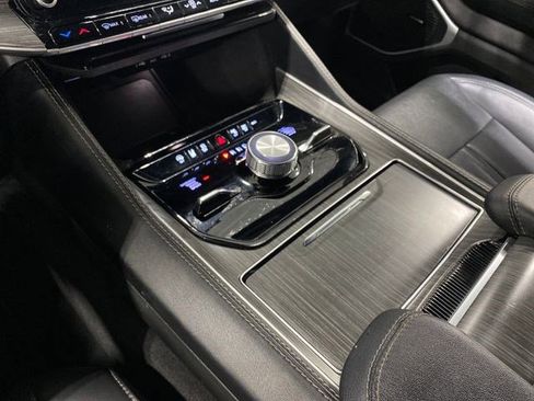 Used 2024 Jeep Wagoneer Series III AWD/4WD image 15
