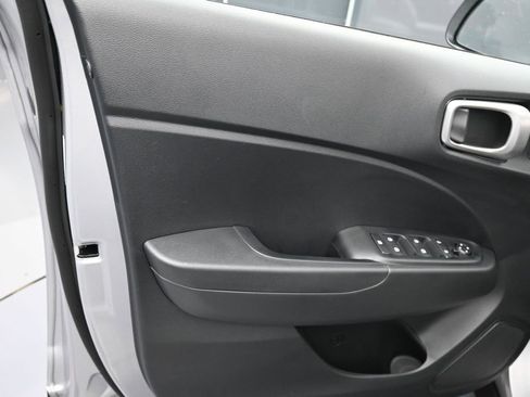 Certified 2026 Hyundai Venue SE FWD image 13