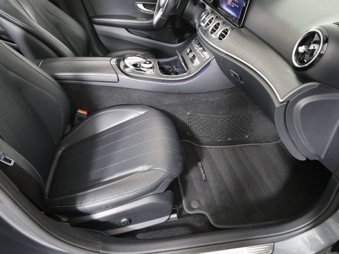 Used 2019 Mercedes-Benz E 300 4MATIC image 28