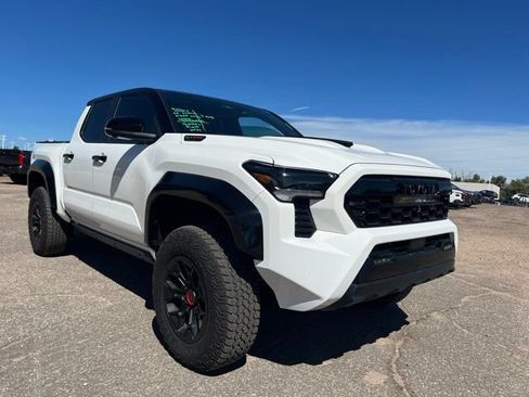 Used 2026 Toyota Tacoma TRD Pro AWD/4WD image 8
