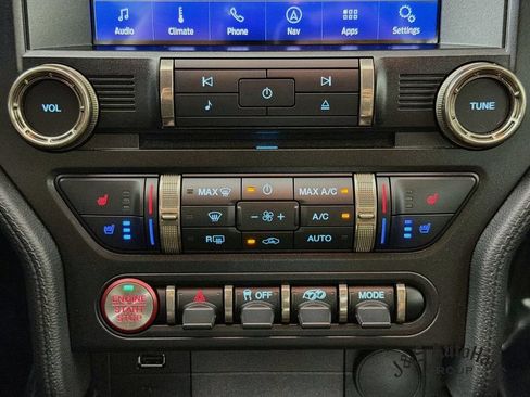 Used 2020 Ford Mustang Shelby GT500 w/ Technology Package RWD image 19