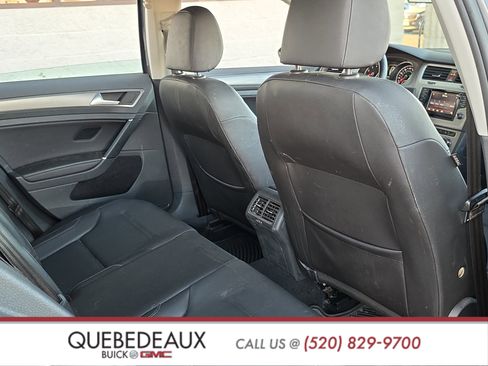 Used 2015 Volkswagen Golf SE image 26