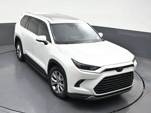 Used 2024 Toyota Grand Highlander AWD Hybrid image 22