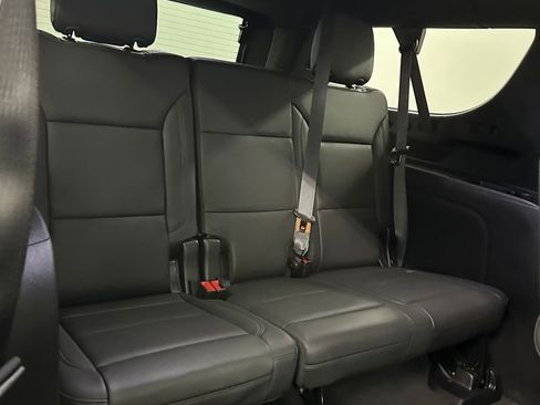 Used 2024 Chevrolet Suburban LT image 31