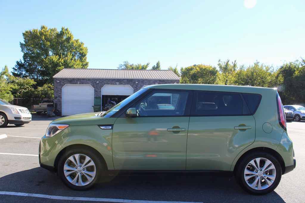 Used 2015 Kia Soul + FWD image 9