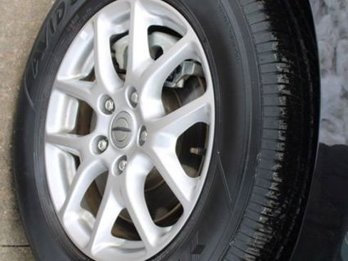 Used 2023 Chrysler Pacifica Touring-L image 11