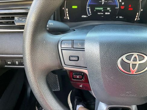 Used 2025 Toyota Camry LE FWD image 23