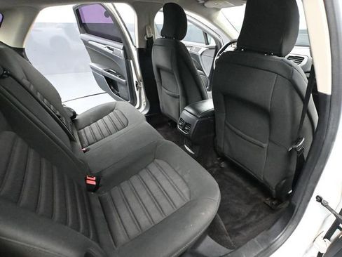 Used 2017 Ford Fusion SE image 38