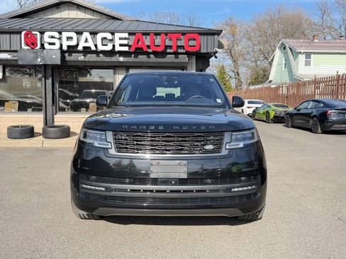 Used 2023 Land Rover Range Rover Long Wheelbase SE image 2