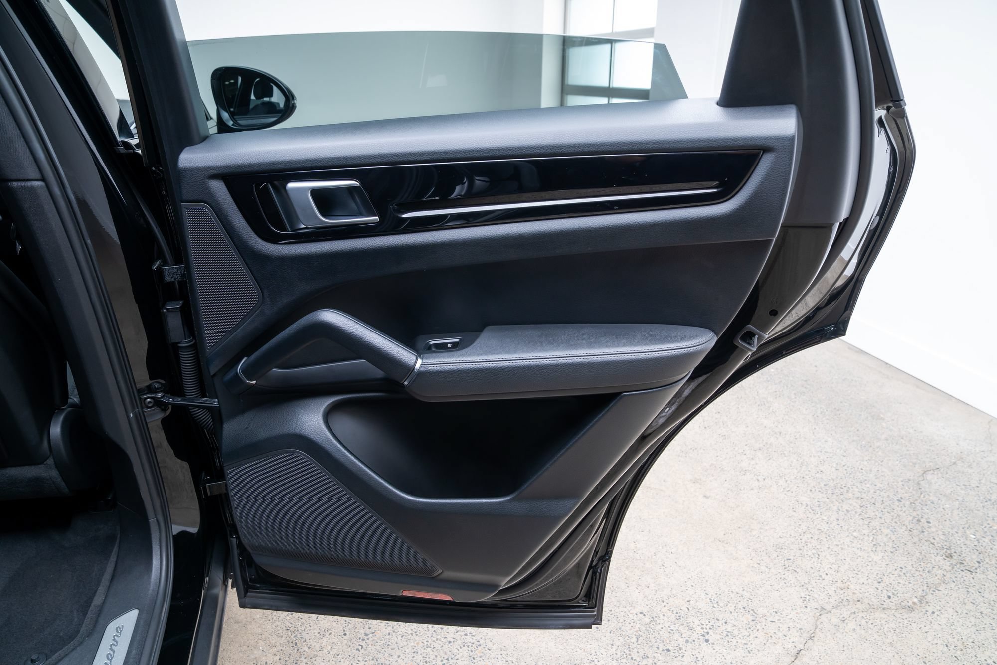 Used 2019 Porsche Cayenne AWD/4WD image 22