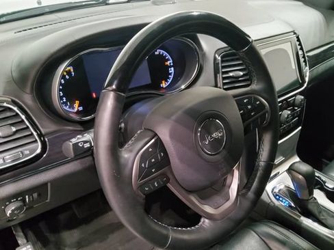 Used 2020 Jeep Grand Cherokee Overland AWD/4WD image 29