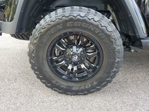 Used 2020 Jeep Gladiator Rubicon AWD/4WD image 5