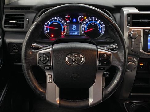 Used 2018 Toyota 4Runner SR5 AWD/4WD image 16