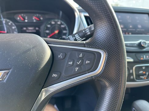 Used 2022 Chevrolet Equinox LS image 29