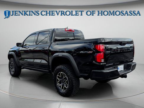 Used 2025 Chevrolet Colorado ZR2 w/ Technology Package AWD/4WD image 7