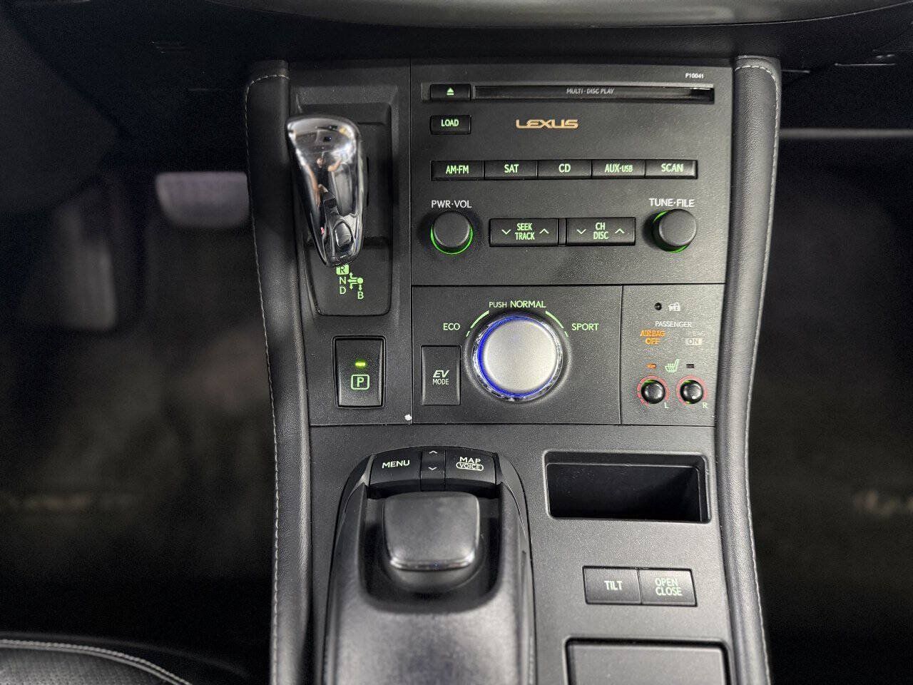 Used 2012 Lexus CT 200h Premium w/ Leather Pkg FWD image 7