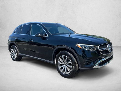 Used 2026 Mercedes-Benz GLC 300 4MATIC image 3