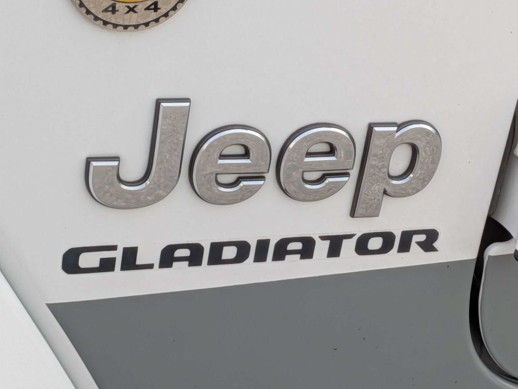 Used 2021 Jeep Gladiator Overland AWD/4WD image 17