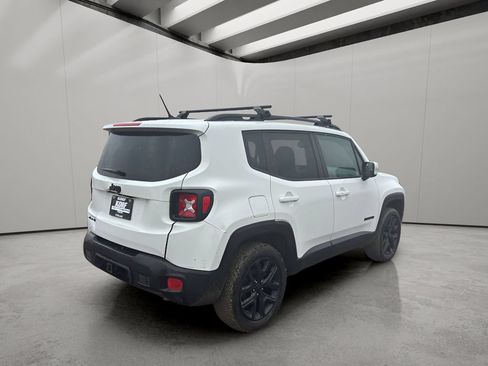 Used 2017 Jeep Renegade Altitude AWD/4WD image 5