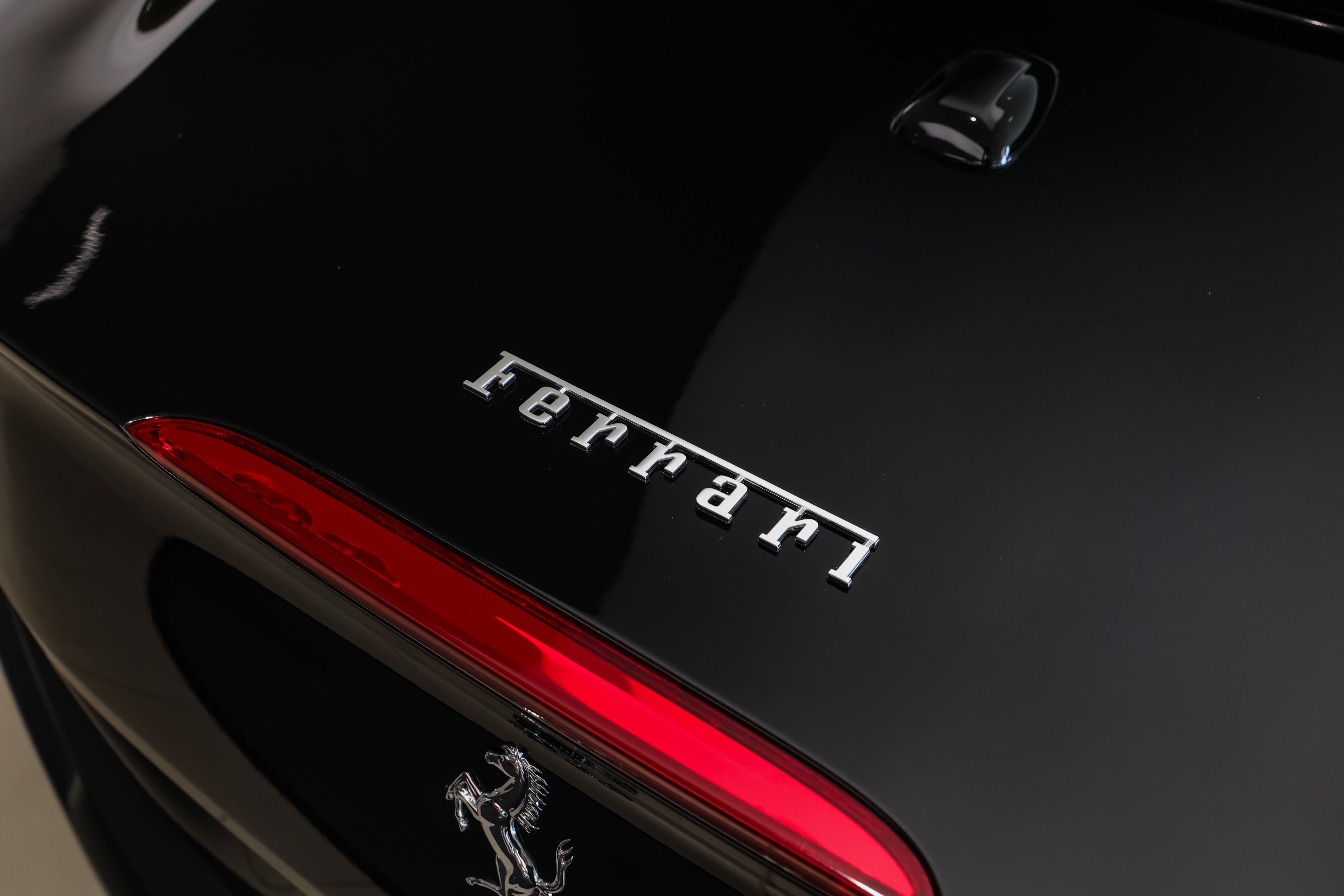 Used 2019 Ferrari Portofino RWD image 20