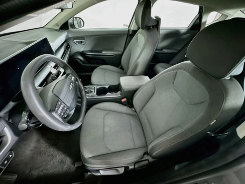Used 2025 Kia K4 FWD image 13