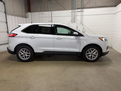 Certified 2024 Ford Edge SEL AWD/4WD image 6