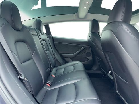 Used 2023 Tesla Model 3 Standard Range image 34