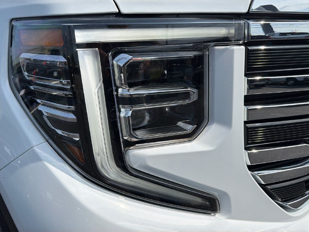 Used 2024 GMC Sierra 1500 SLT AWD/4WD image 11