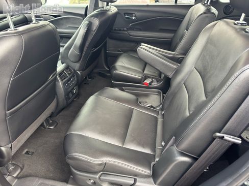 Used 2021 Honda Pilot Touring image 14