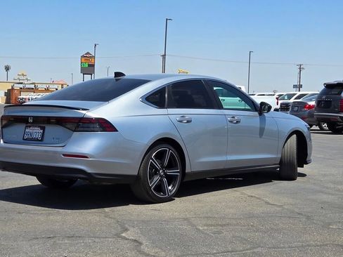 Used 2025 Honda Accord Sport image 4